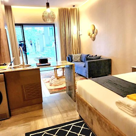 Instahomes By Tru - Garden Suites แบลนไทร์ ภายนอก รูปภาพ