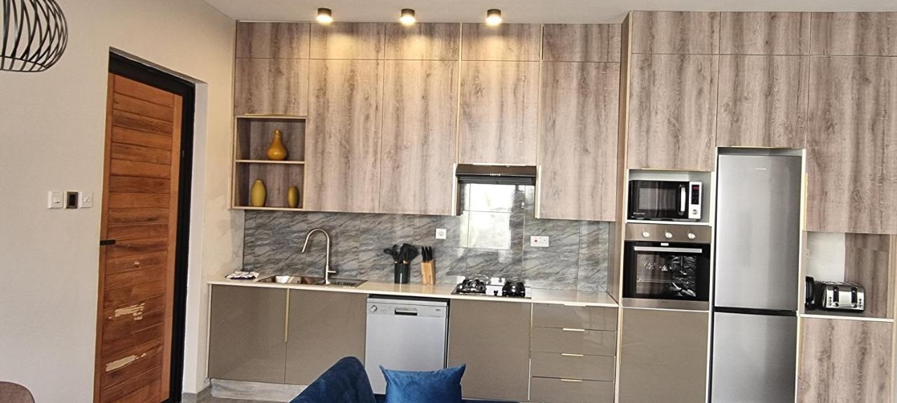 Instahomes By Tru - Garden Suites แบลนไทร์ ภายนอก รูปภาพ