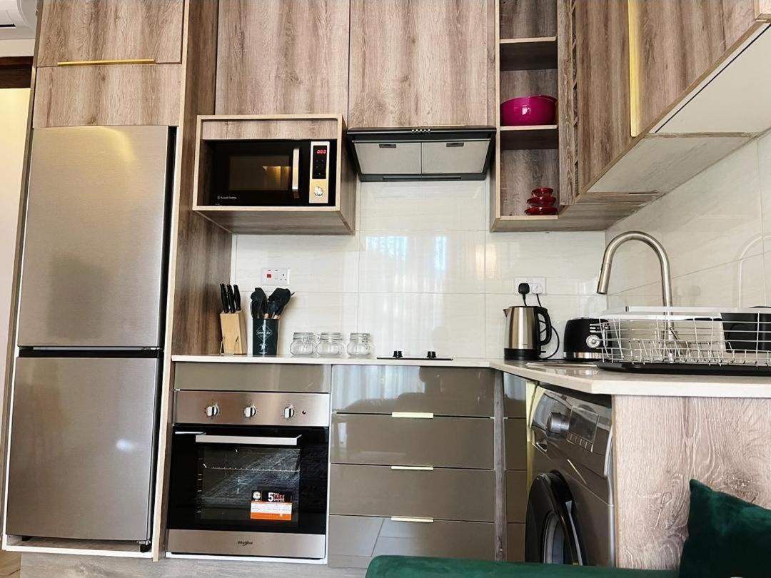 Instahomes By Tru - Garden Suites แบลนไทร์ ภายนอก รูปภาพ