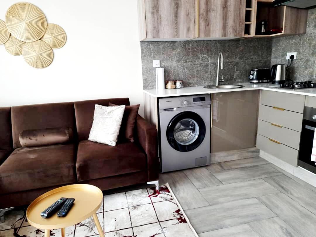 Instahomes By Tru - Garden Suites แบลนไทร์ ภายนอก รูปภาพ