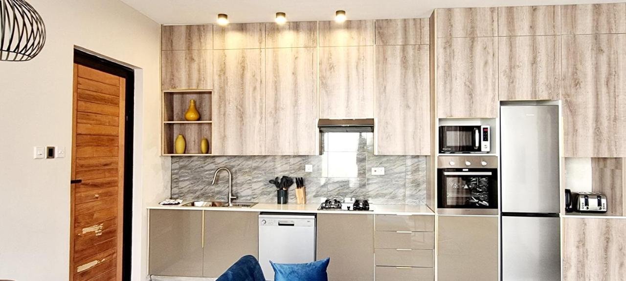 Instahomes By Tru - Garden Suites แบลนไทร์ ภายนอก รูปภาพ
