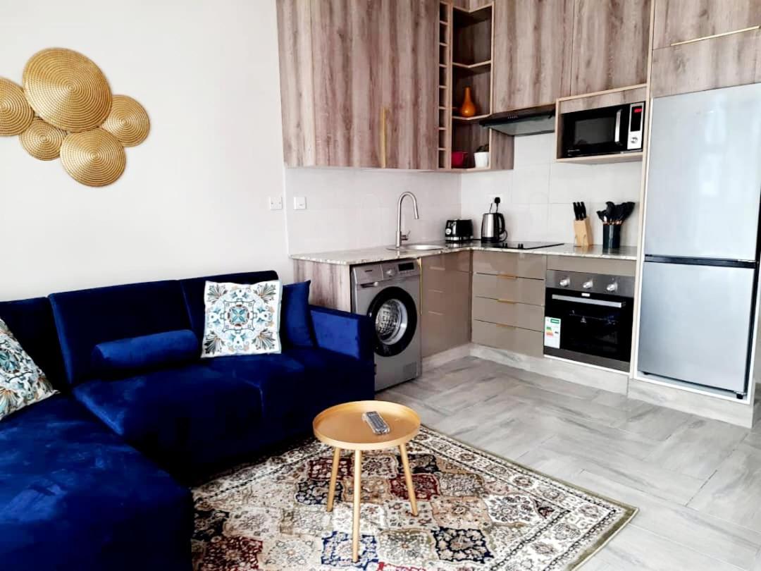 Instahomes By Tru - Garden Suites แบลนไทร์ ภายนอก รูปภาพ